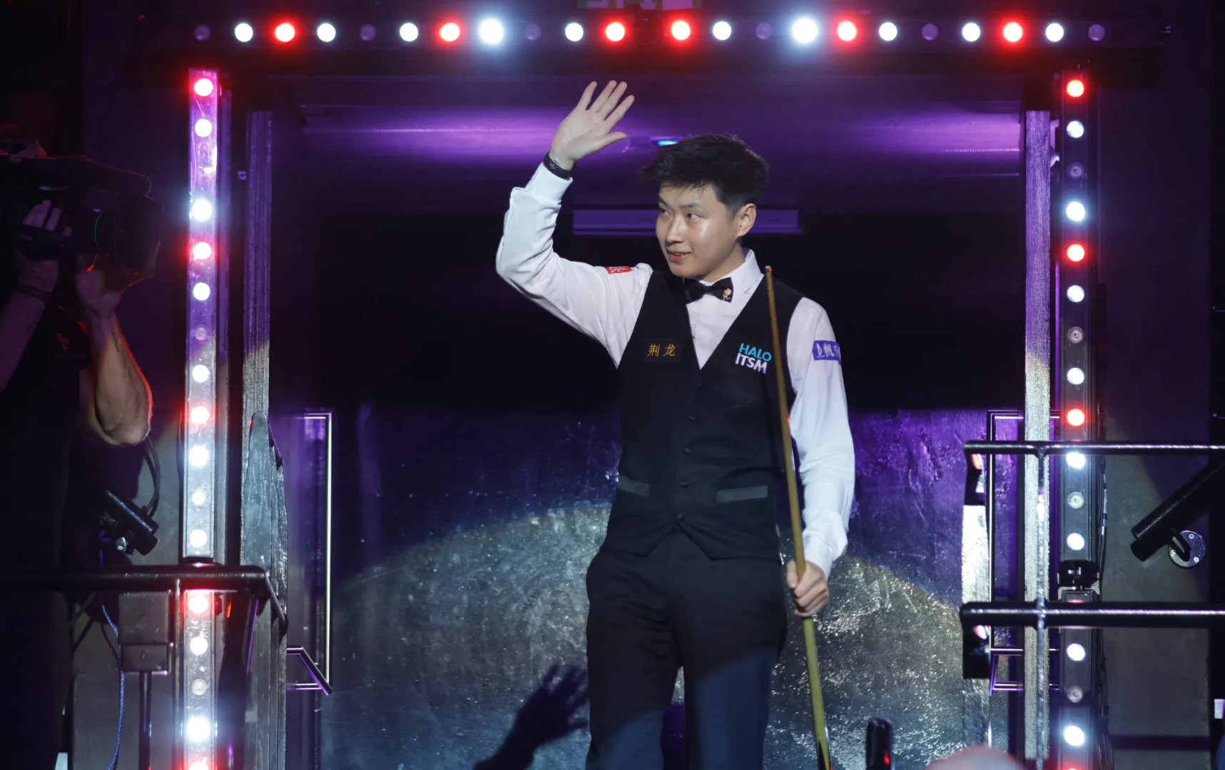 Doinb重返赛场，晋级下一阶段首场状态出色，公牛观众沸腾！